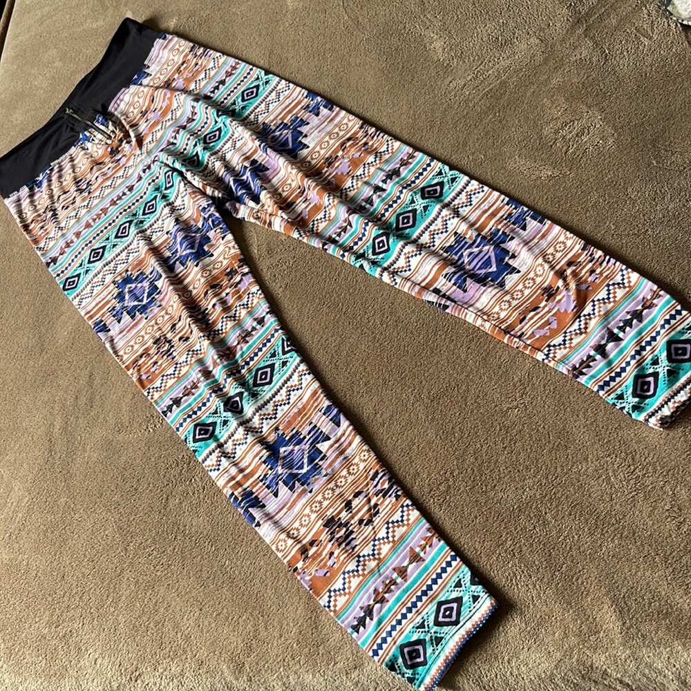 Almost Famous Aztec inspired print leggings with from zipper size Medium